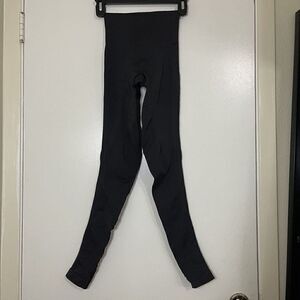 LULULEMON black charcoal seamless high rise workout leggings size 2